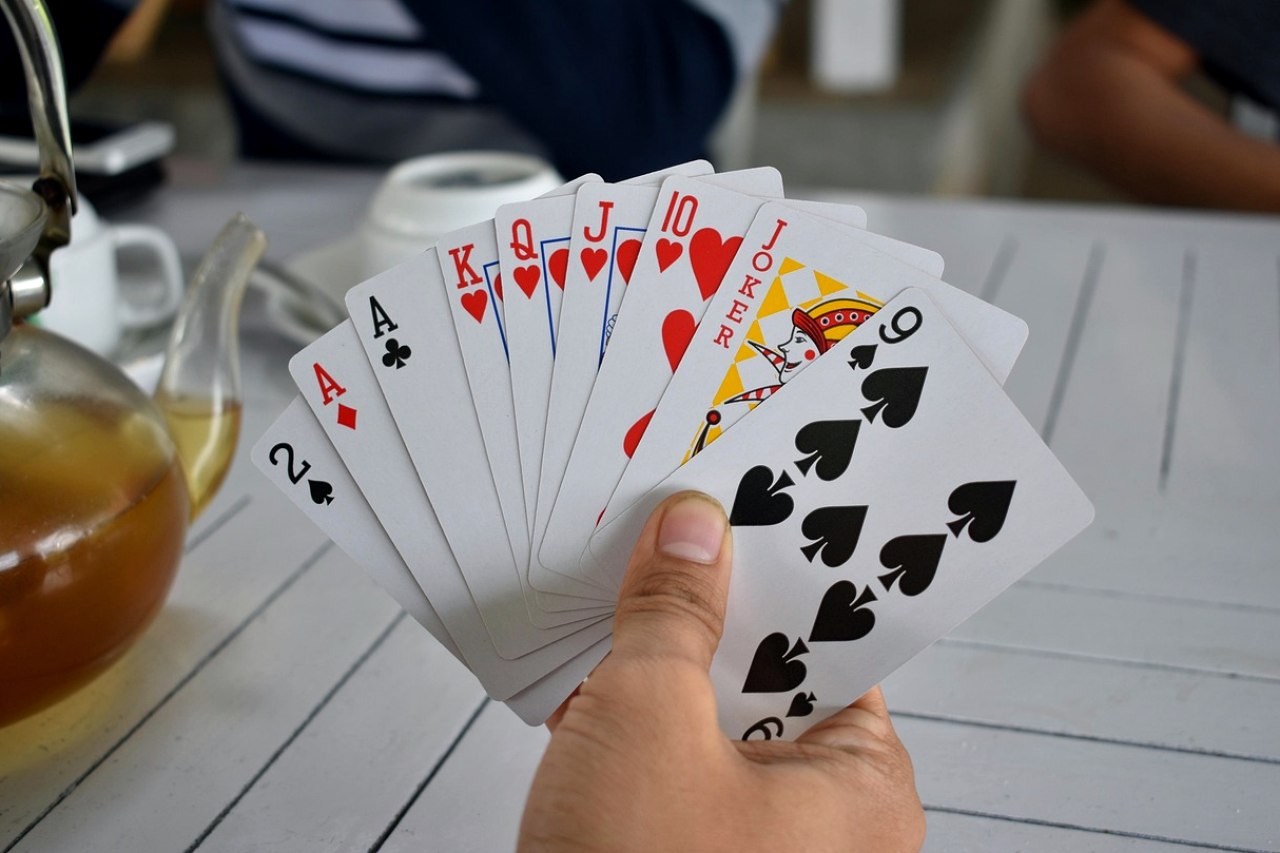 WSOP主赛赛制全解析：从买入到金手链的晋级之路
